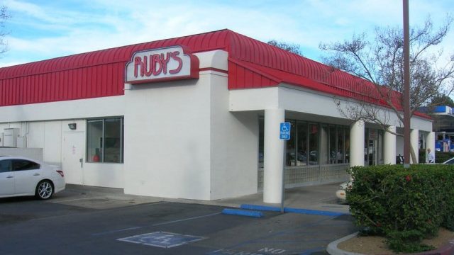 Yorba Canyon Center – Ruby’s Diner Yorba Canyon Center – Ruby’s Diner